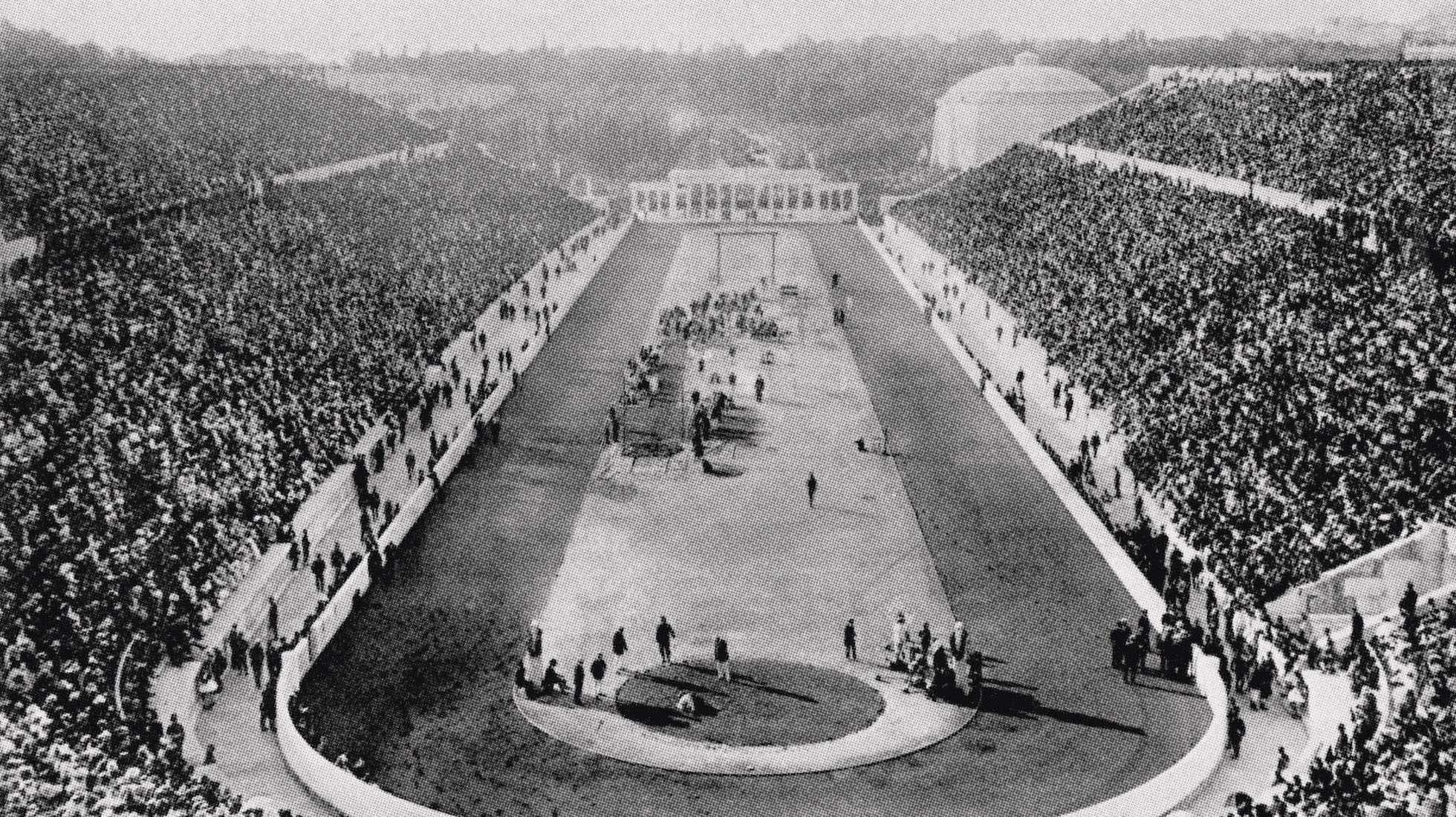 Vue du stade olympique d'Athènes lors des premiers Jeux modernes, en 1896.