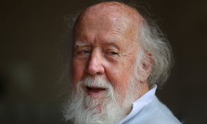portrait photo d'Hubert Reeves