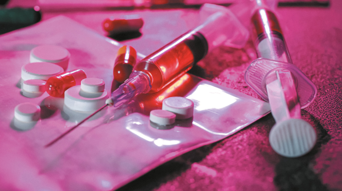 seringues et produits stupéfiants